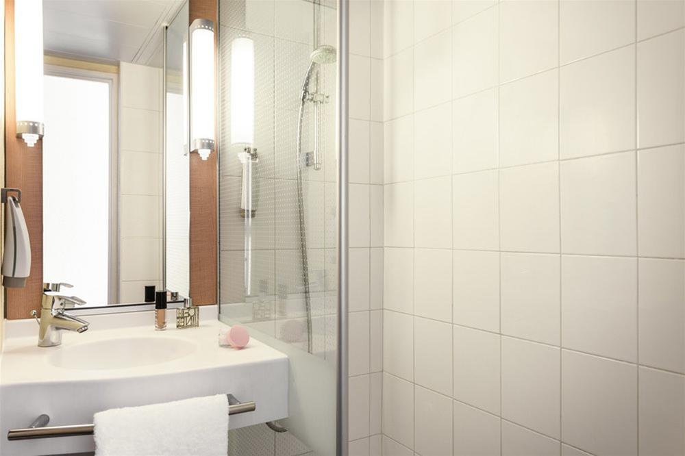 Ibis Levallois Perret Eksteriør billede